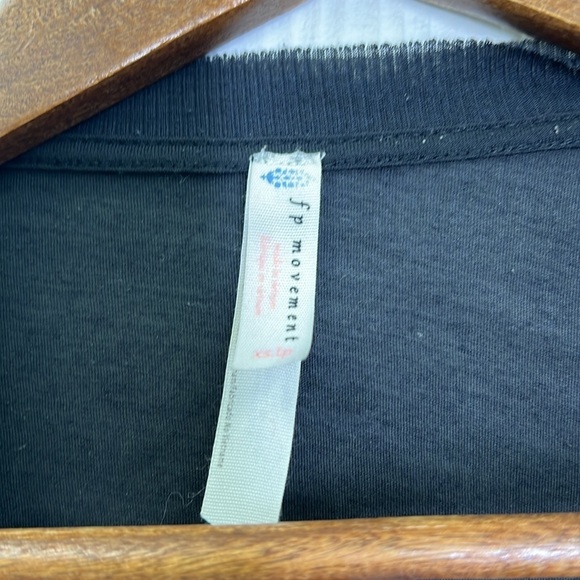 Free People - Black Movement Crewneck Pocket Ruched Long Sleeve Blouse Size XS - Picture 9 of 11